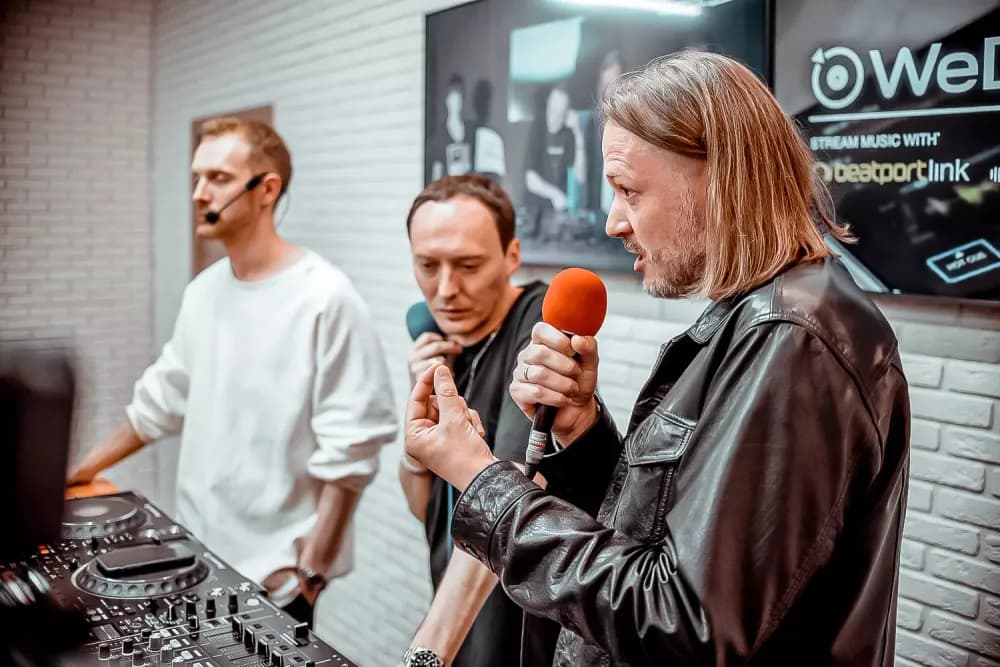 Слайд из фотографий школы Pioneer DJ School